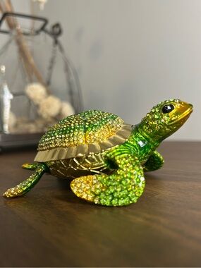 Jeweled Green Turtle Trinket Box Magnetic Hinged Keepsake